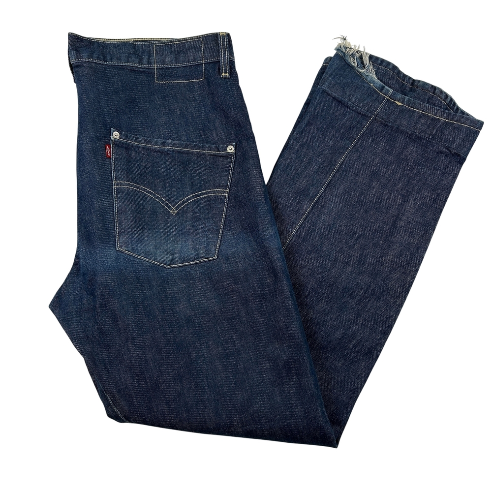 Levi's Jeans Mens 36x32 00003-0835 Button Fly Distressed Blue Denim Straight Leg